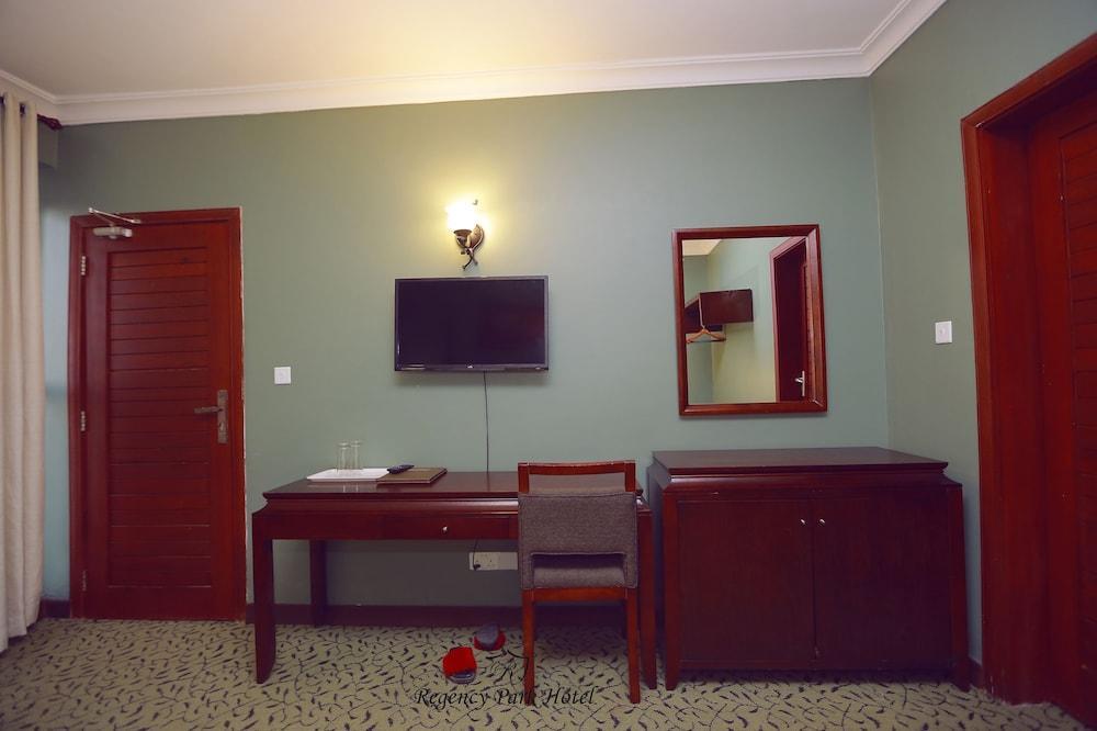 Regency Park Hotel Dar es Salaam Exterior photo