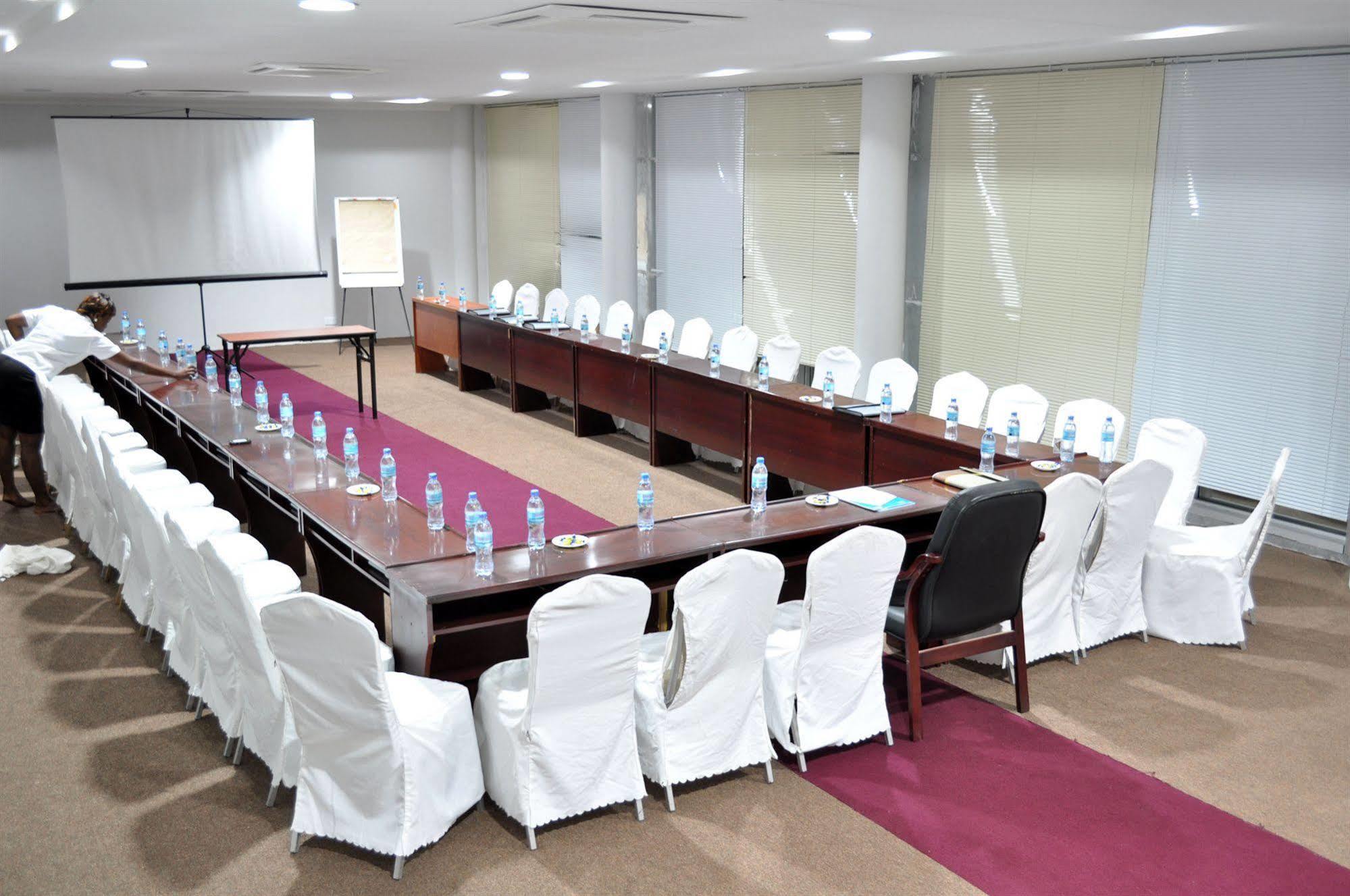 Regency Park Hotel Dar es Salaam Exterior photo